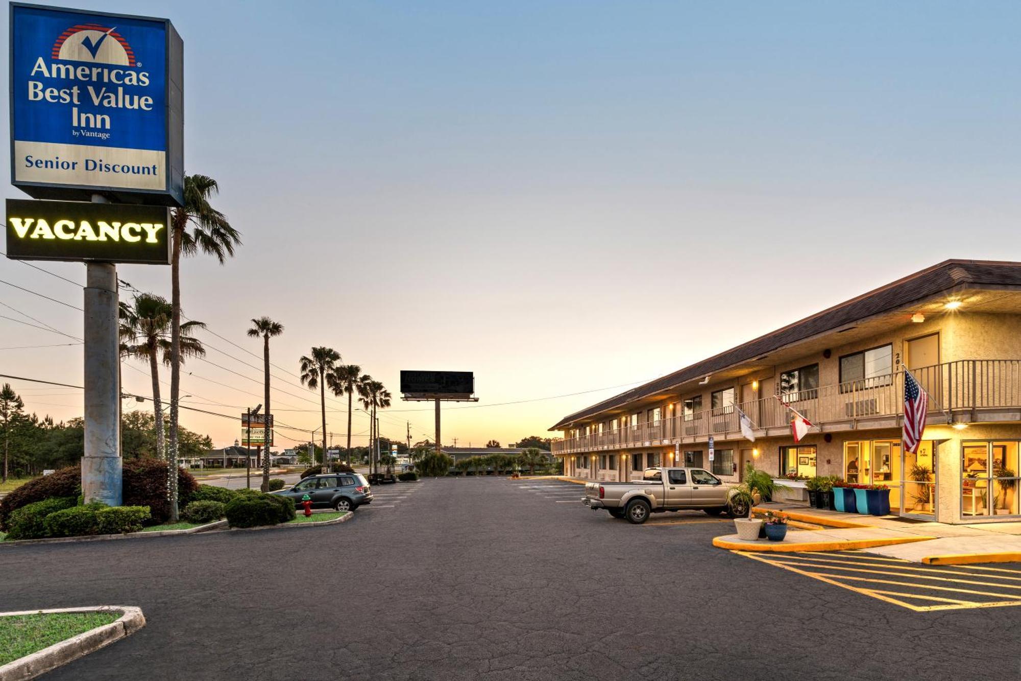 Americas Best Value Inn - Lake City Zewnętrze zdjęcie