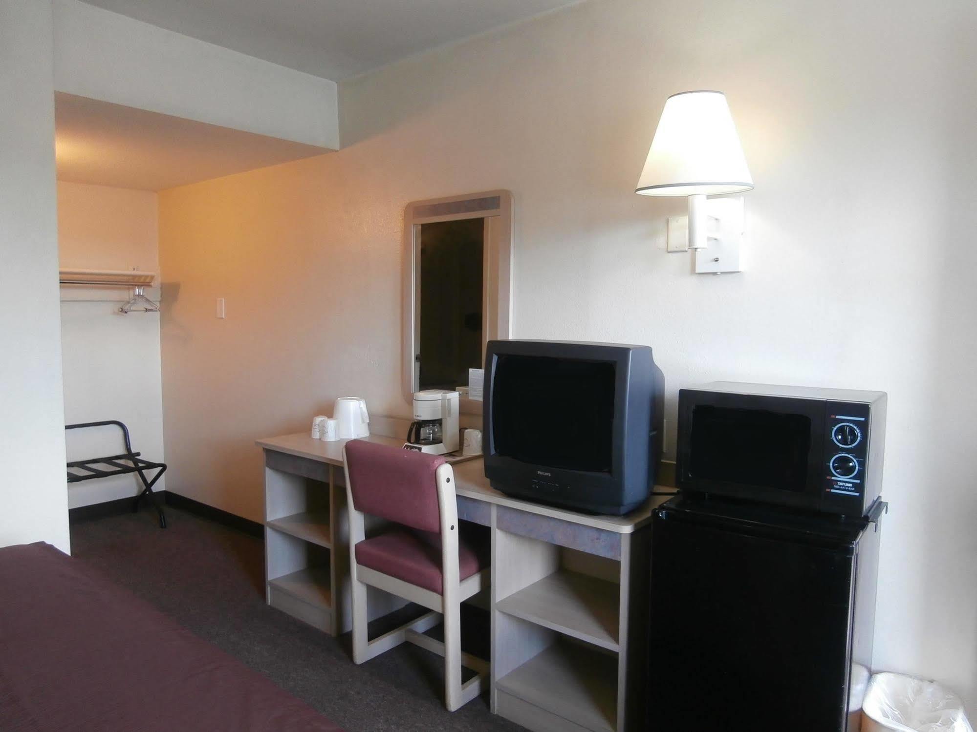 Americas Best Value Inn - Lake City Zewnętrze zdjęcie